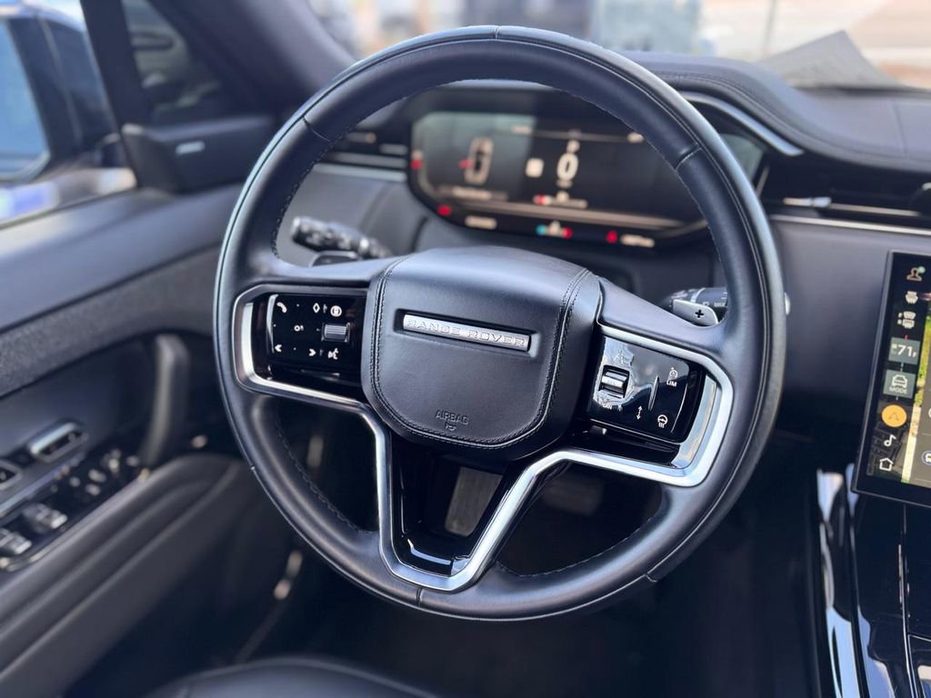 Used 2025 Land Rover Range Rover Sport SE image 19