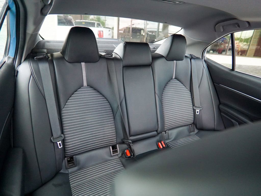 Used 2023 Toyota Camry SE w/ Convenience Package FWD image 29