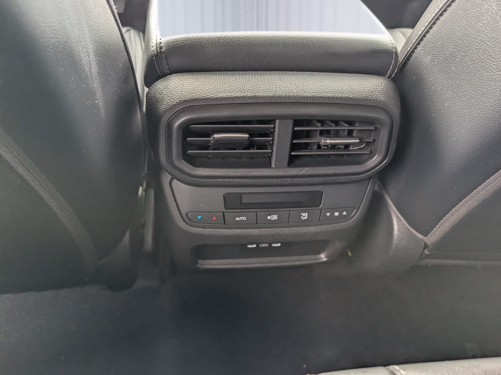 Used 2024 Honda Pilot Touring image 22