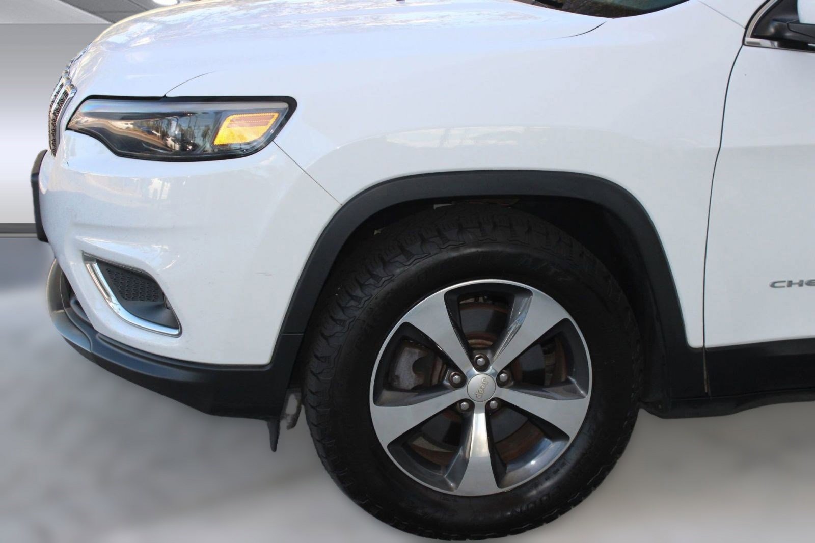 Used 2019 Jeep Cherokee Limited w/ Trailer Tow Group image 19