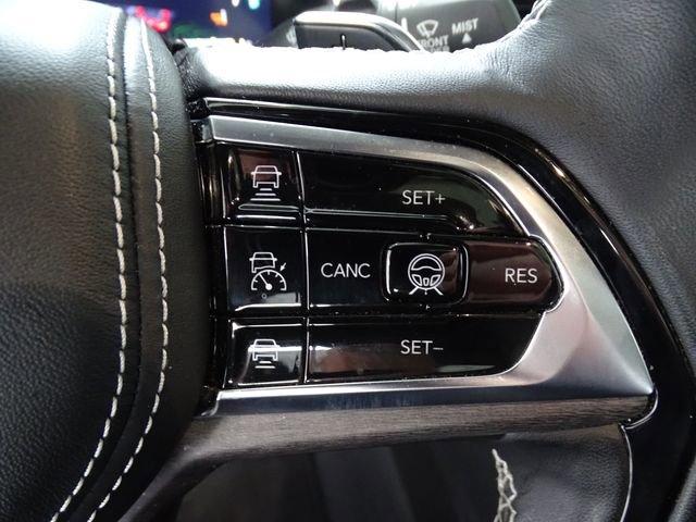 Certified 2023 Jeep Grand Cherokee Overland w/ Advanced Protech Group III image 8