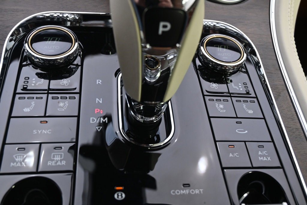 Used 2024 Bentley Continental GT image 39