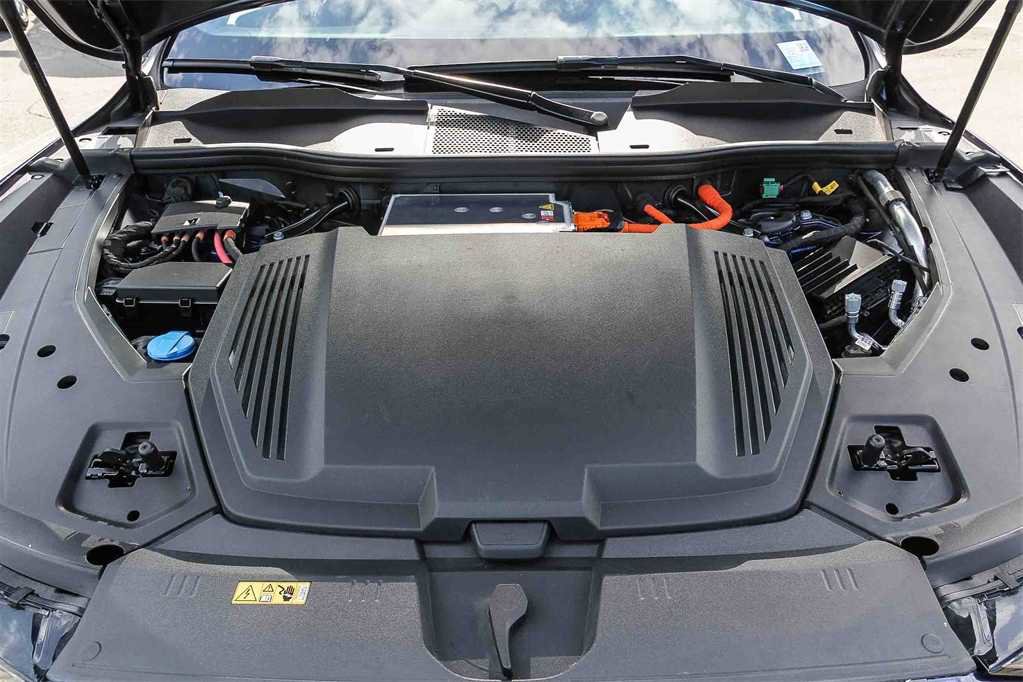 Used 2022 Audi e-tron Premium w/ Convenience Plus Package image 27
