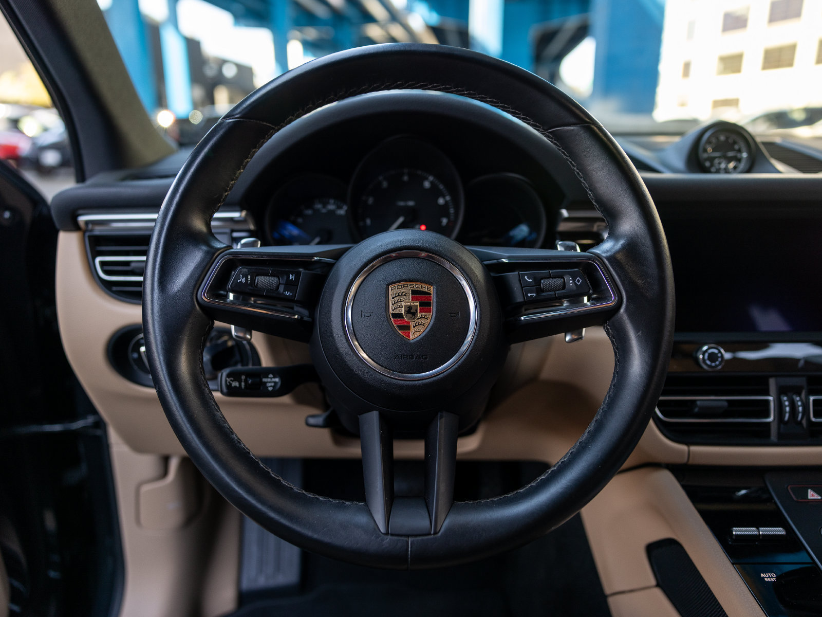 Certified 2023 Porsche Macan AWD/4WD image 6