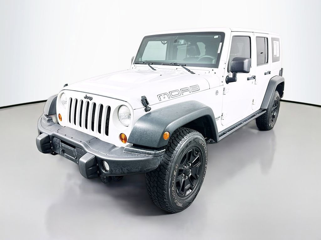 Used 2013 Jeep Wrangler Unlimited Sahara image 3