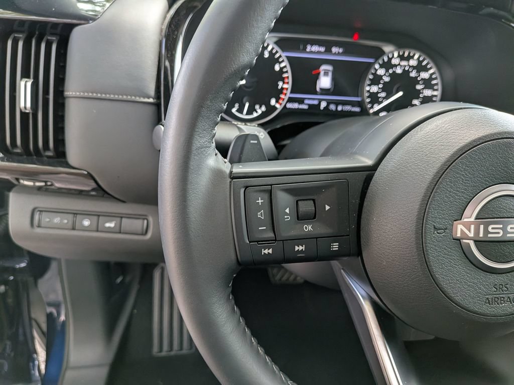 Used 2025 Nissan Pathfinder SV FWD image 20