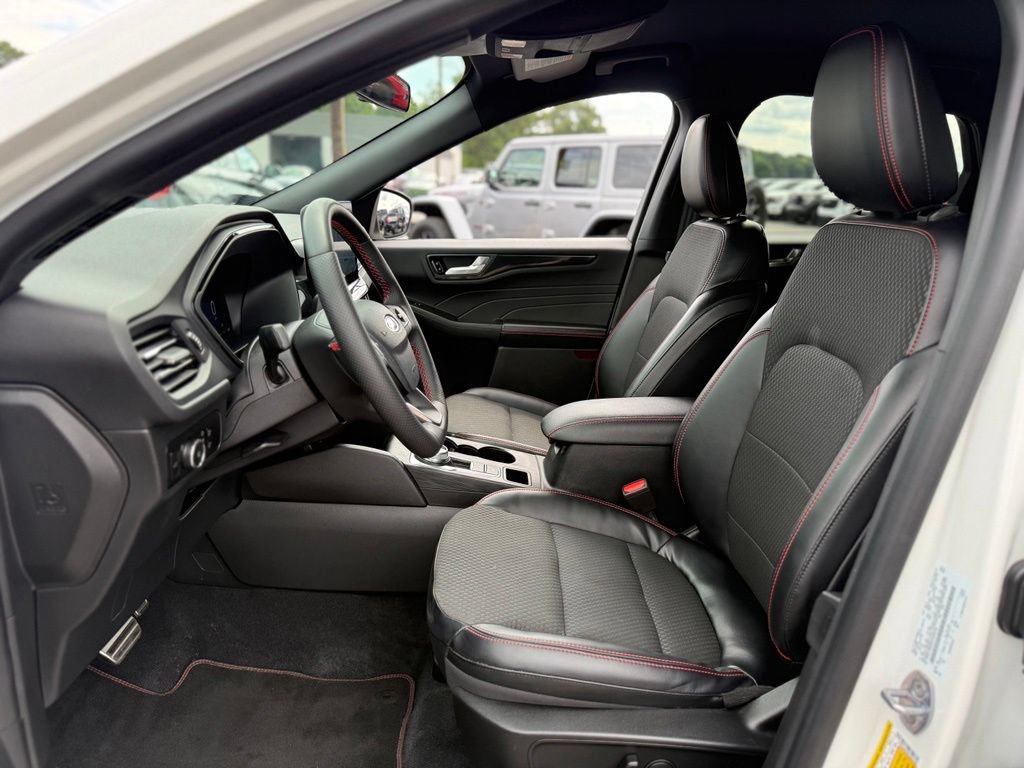 Certified 2023 Ford Escape ST-Line Select w/ Tech Pack #2 AWD/4WD image 11