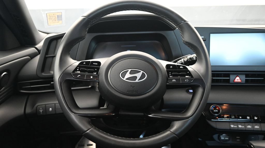 Certified 2025 Hyundai Elantra Sport FWD image 26