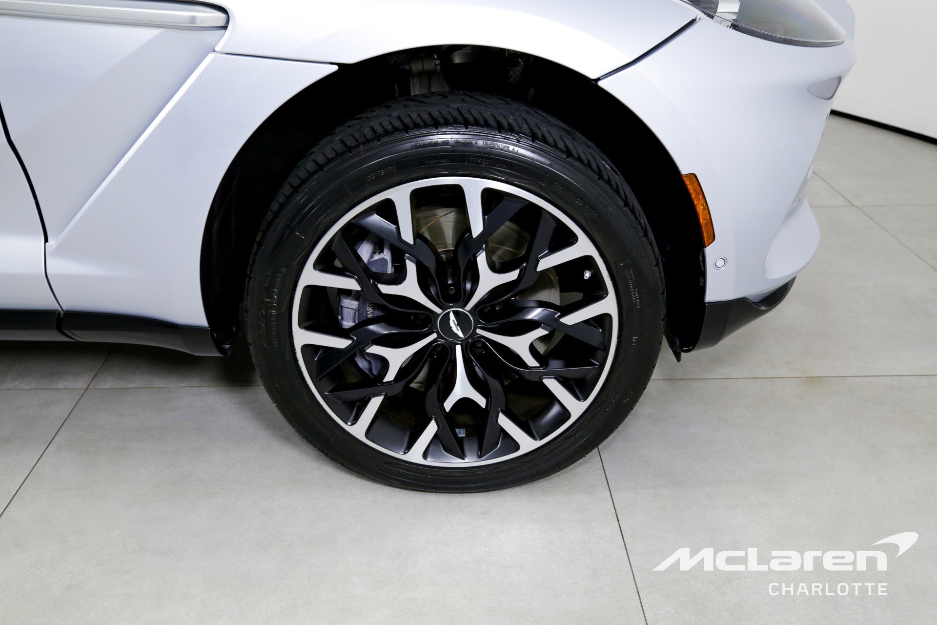 Used 2021 Aston Martin DBX image 35