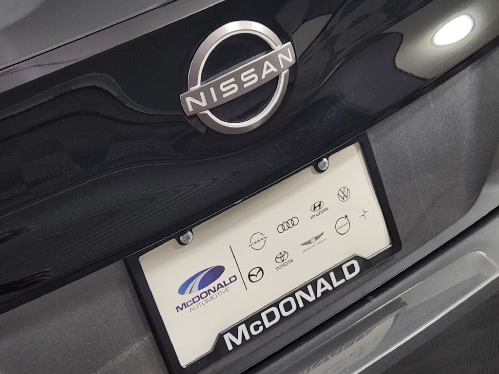 Used 2025 Nissan Leaf S FWD image 9