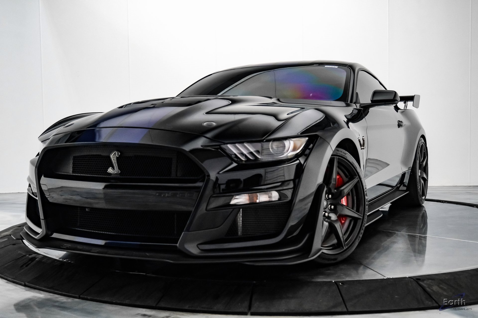 Used 2020 Ford Mustang Shelby GT500 w/ Carbon Fiber Track Pack image 3
