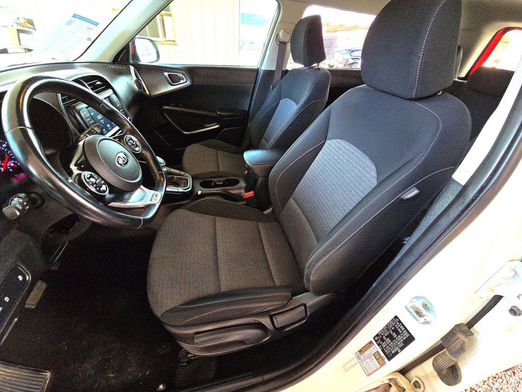 Used 2020 Kia Soul GT-Line FWD image 9