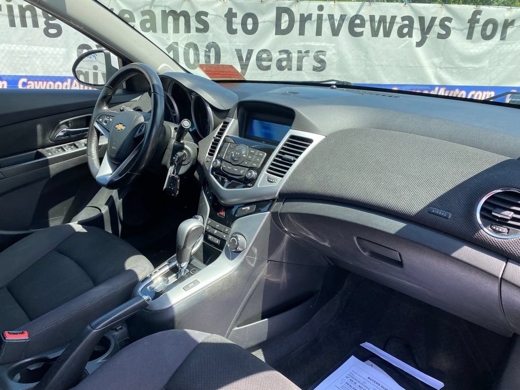 Used 2013 Chevrolet Cruze LT FWD image 16