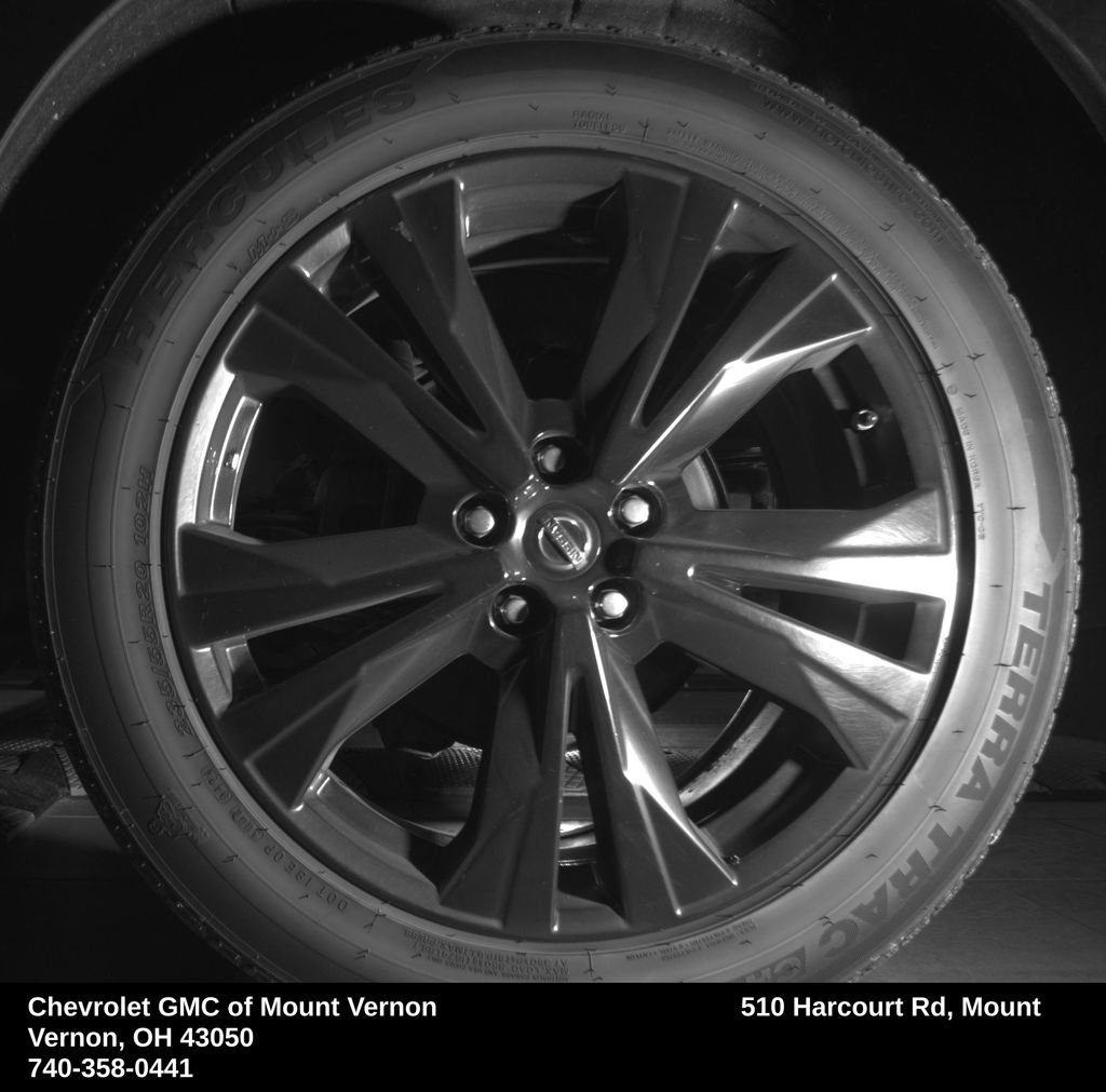 Used 2018 Nissan Pathfinder SL w/ Midnight Edition Package AWD/4WD image 16