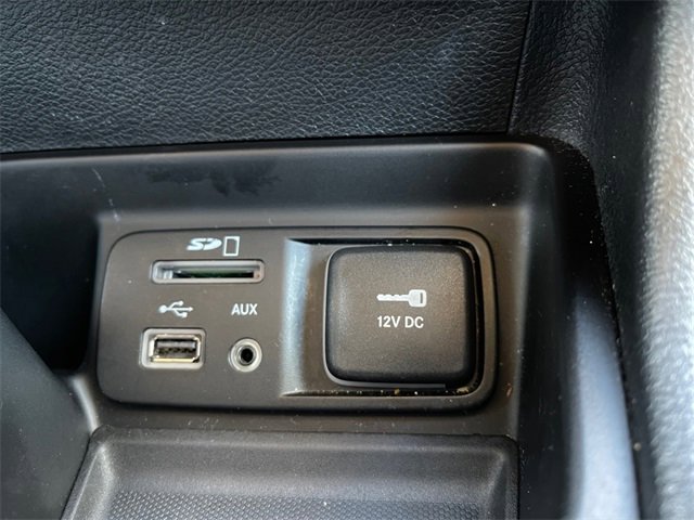 Used 2016 Jeep Cherokee Overland w/ Technology Group image 27