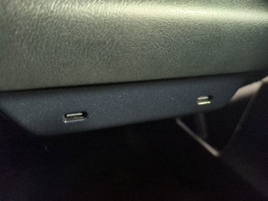 Used 2026 Tesla Model Y Long Range image 17