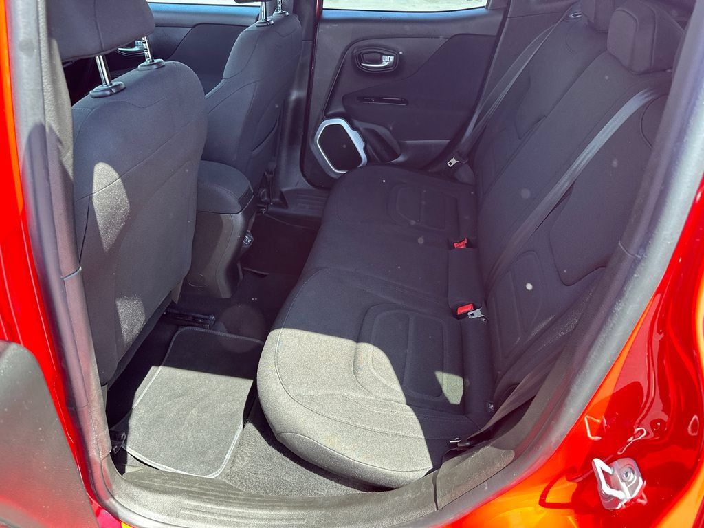 Used 2018 Jeep Renegade Latitude AWD/4WD image 20