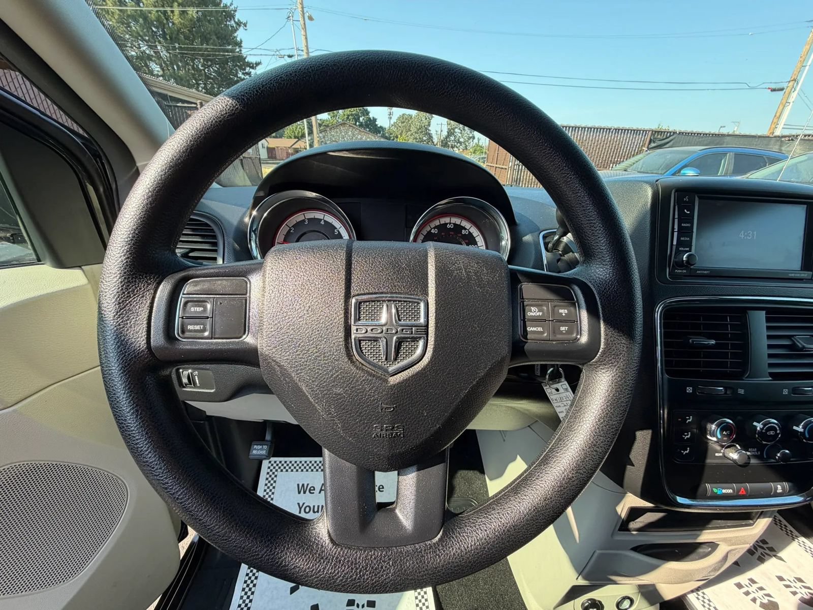 Used 2018 Dodge Grand Caravan SE FWD image 19
