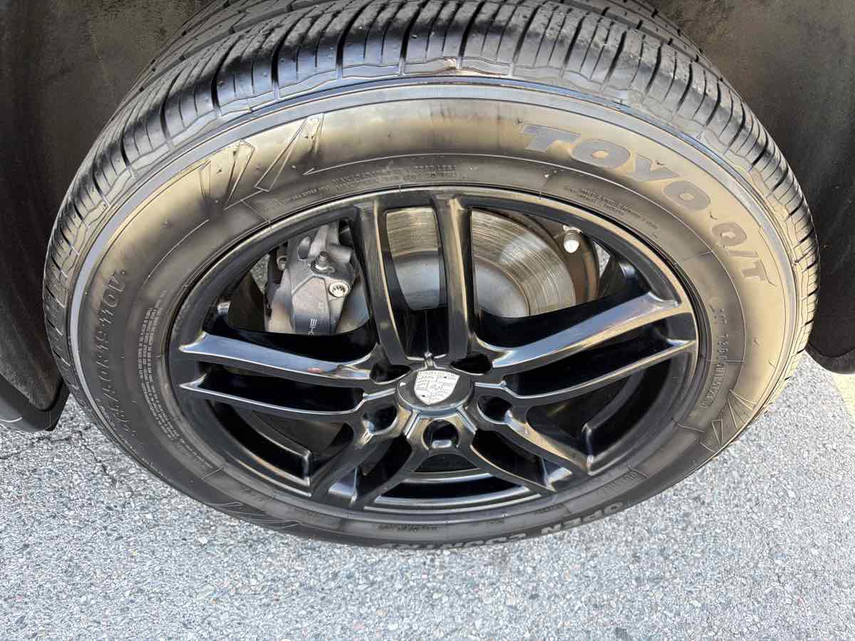 Used 2018 Porsche Cayenne Platinum Edition AWD/4WD image 23