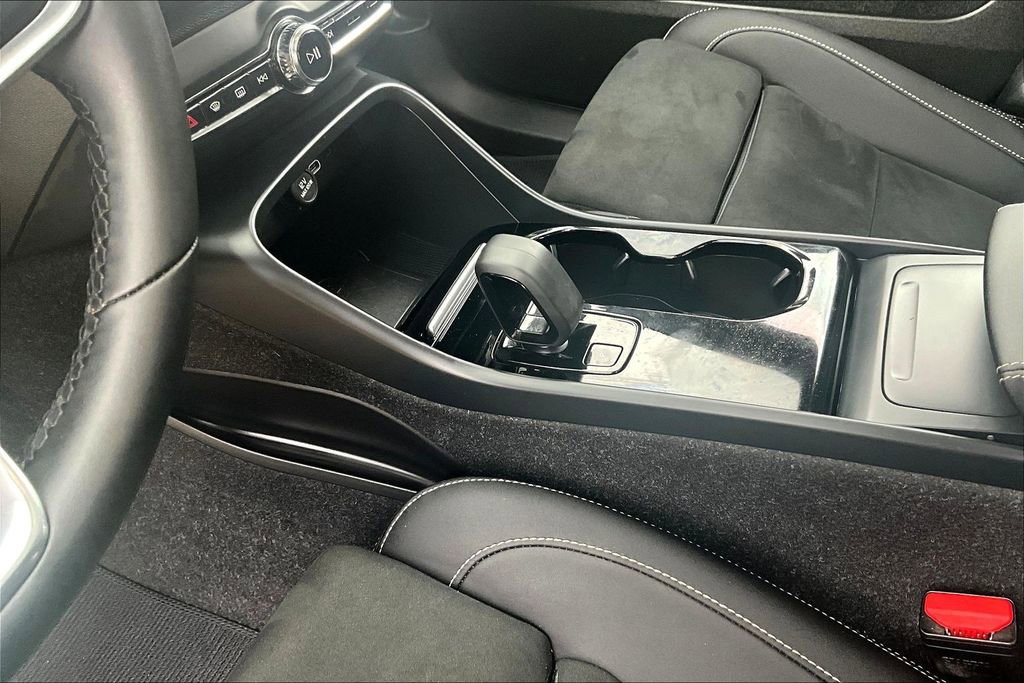Certified 2023 Volvo C40 P8 Recharge Plus image 19