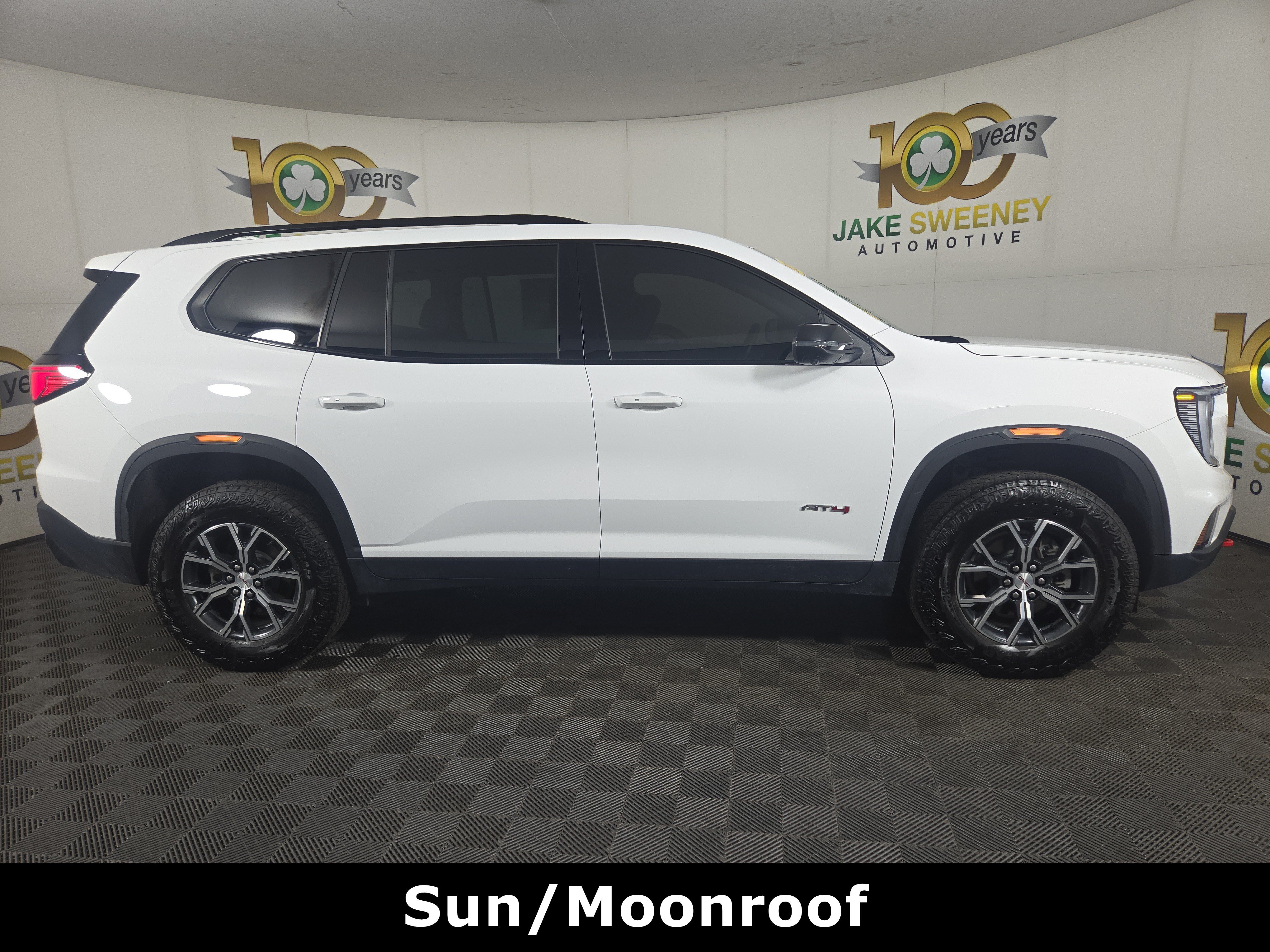 Used 2025 GMC Acadia AT4 w/ Luxury Package AWD/4WD image 10