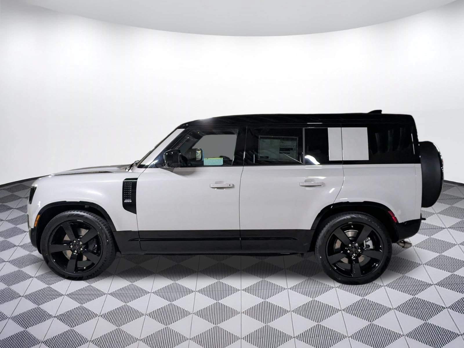 New 2026 Land Rover Defender 110 X-Dynamic SE AWD/4WD image 3