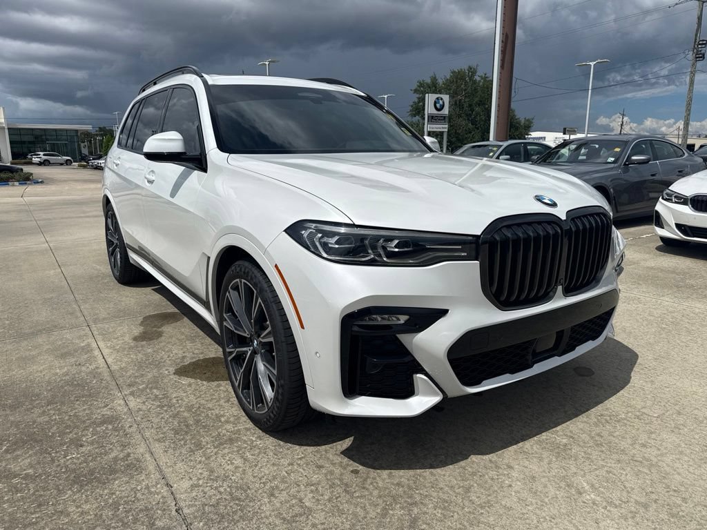 Certified 2022 BMW X7 xDrive40i w/ M Sport Package AWD/4WD image 7