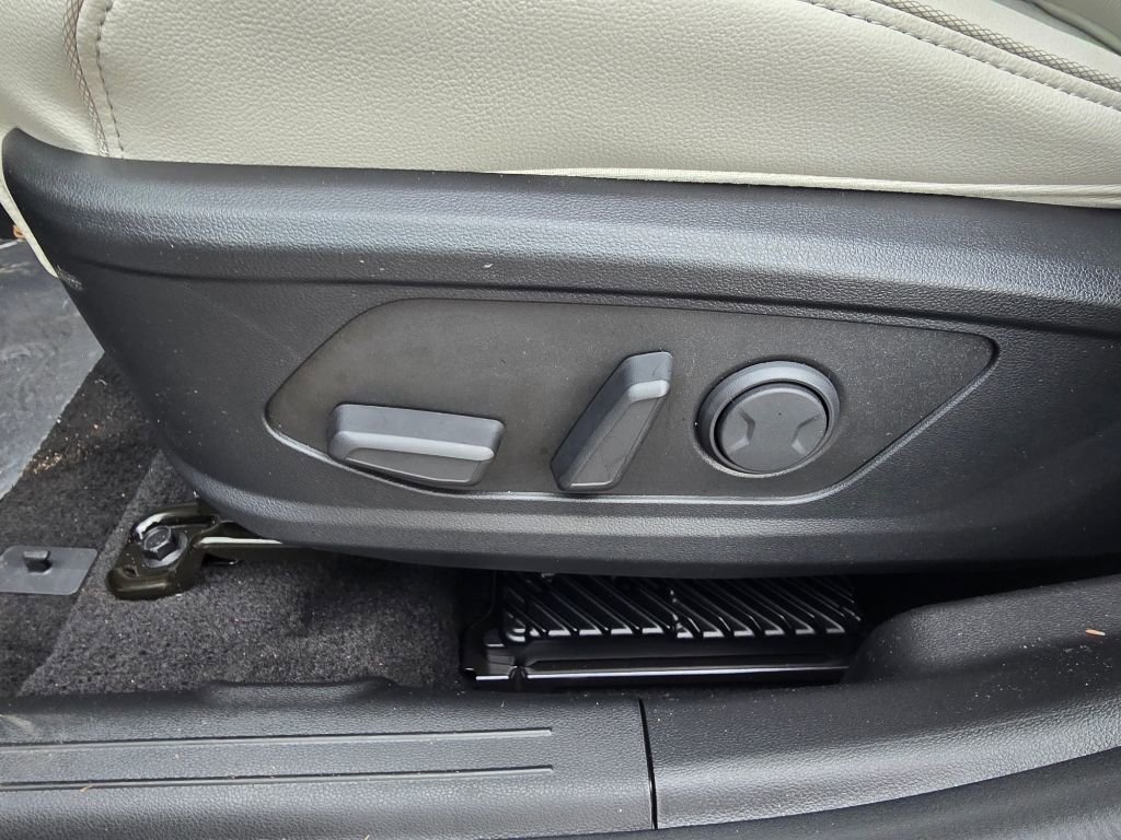 New 2026 Hyundai Tucson Limited image 16