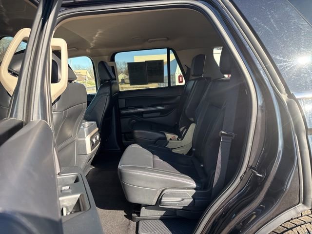 Used 2024 Ford Expedition XLT AWD/4WD image 27