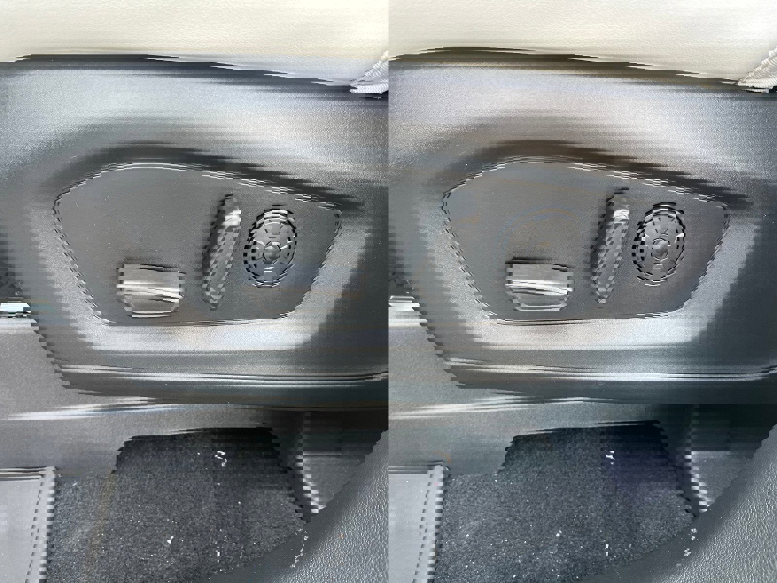 New 2026 Ford Explorer Platinum w/ LUX Leather Package image 20