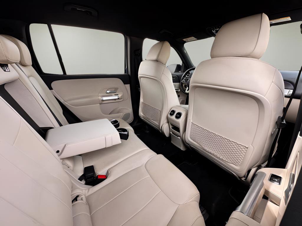 Used 2022 Mercedes-Benz GLB 250 w/ Premium Package Lite image 21