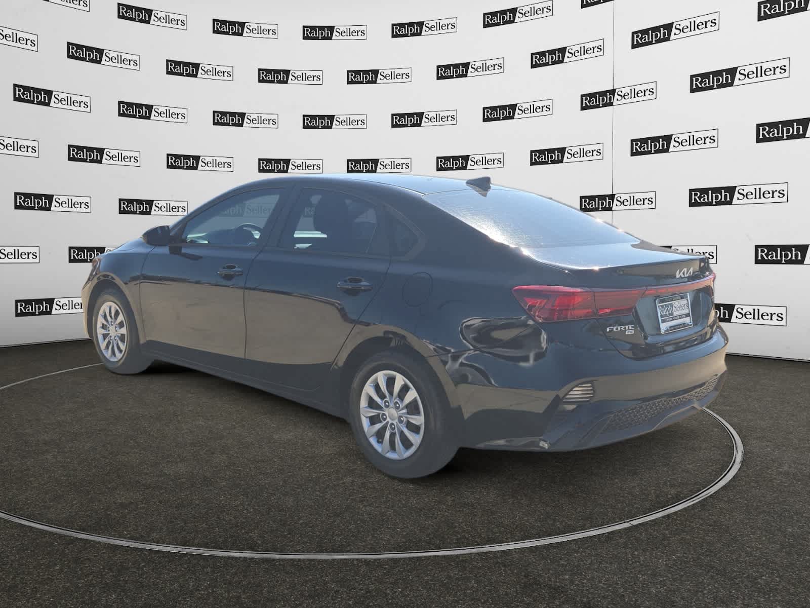 Used 2024 Kia Forte LX FWD image 4