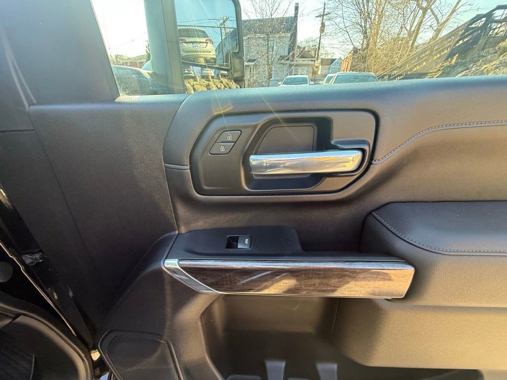 Used 2023 Chevrolet Silverado 2500 LTZ w/ LTZ Convenience Package AWD/4WD image 18
