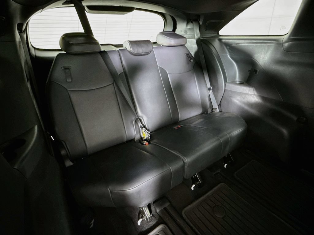 Used 2021 Toyota Sienna XSE w/ XSE Plus Package AWD/4WD image 34