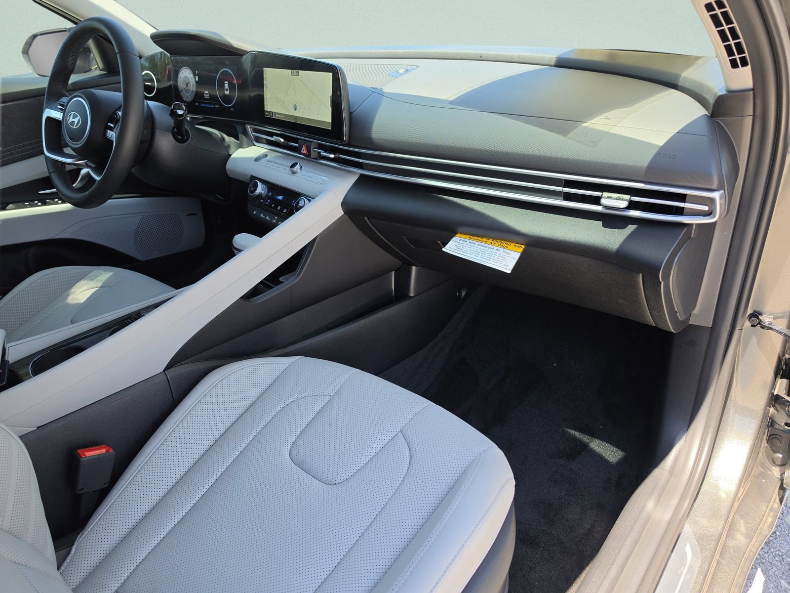 New 2026 Hyundai Elantra Limited FWD image 14