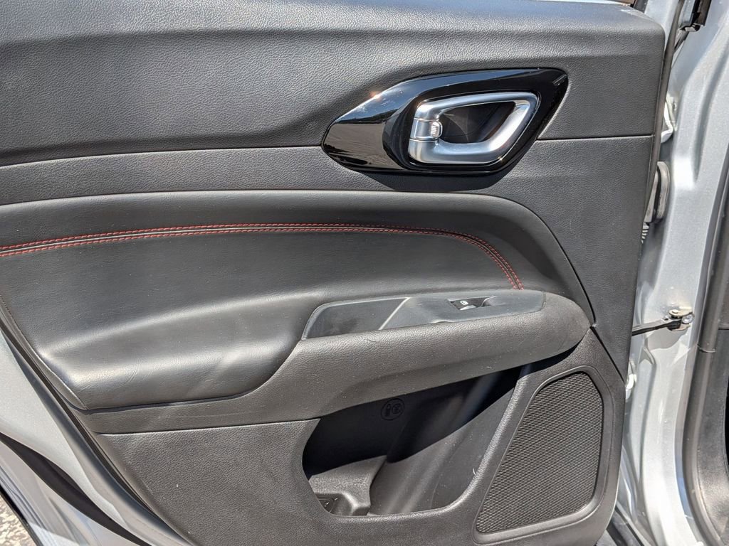 Used 2025 Jeep Compass Trailhawk image 26