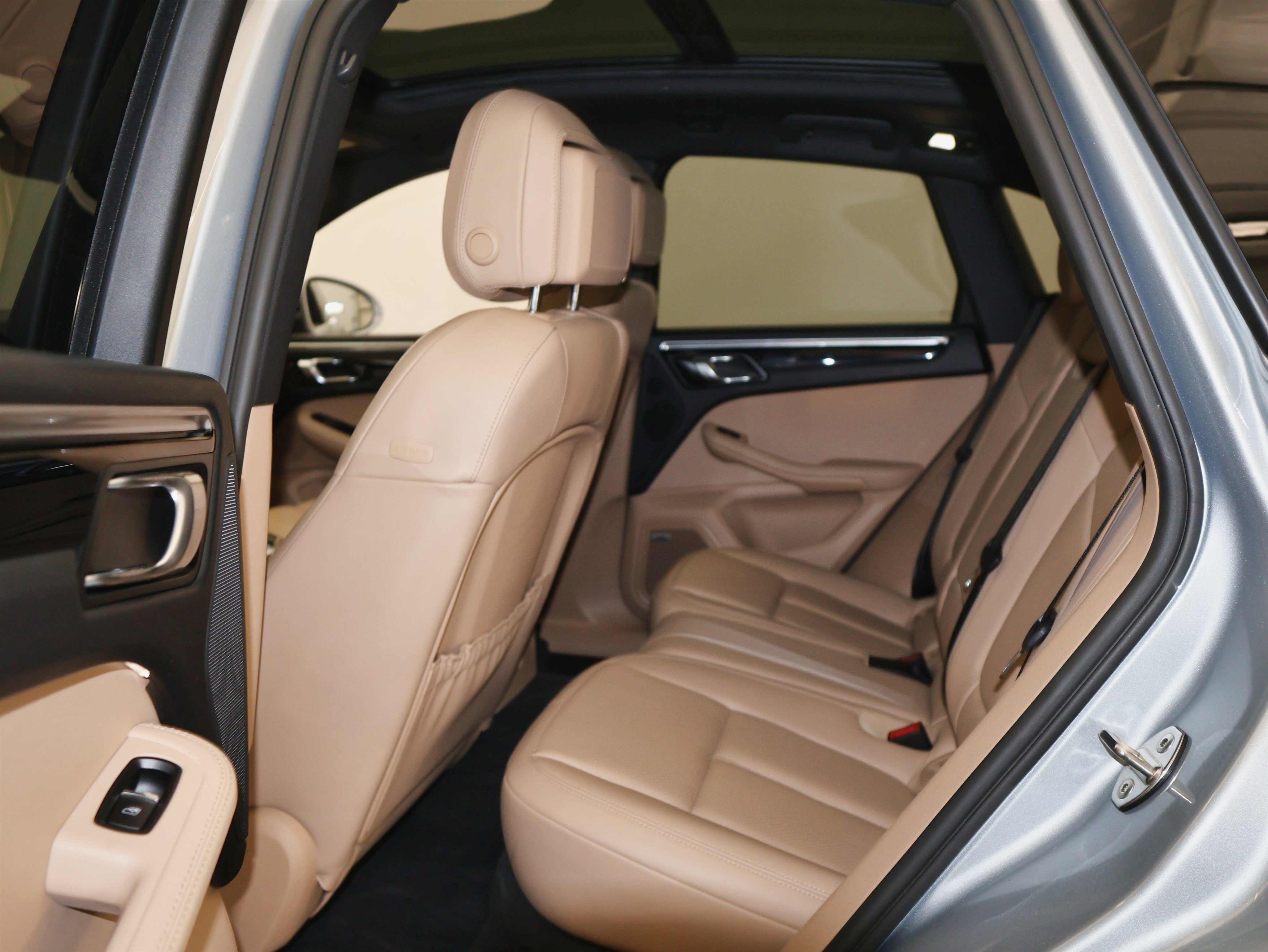 Used 2021 Porsche Macan S image 29