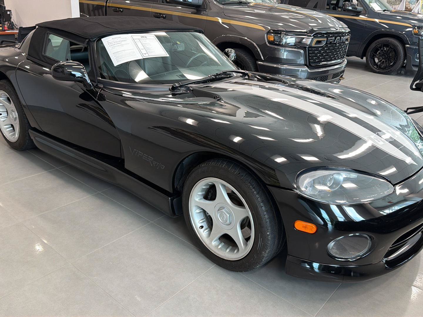 Used 1996 Dodge Viper RT/10 RWD image 2