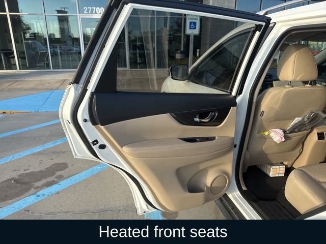 Used 2017 Nissan Rogue SV image 17