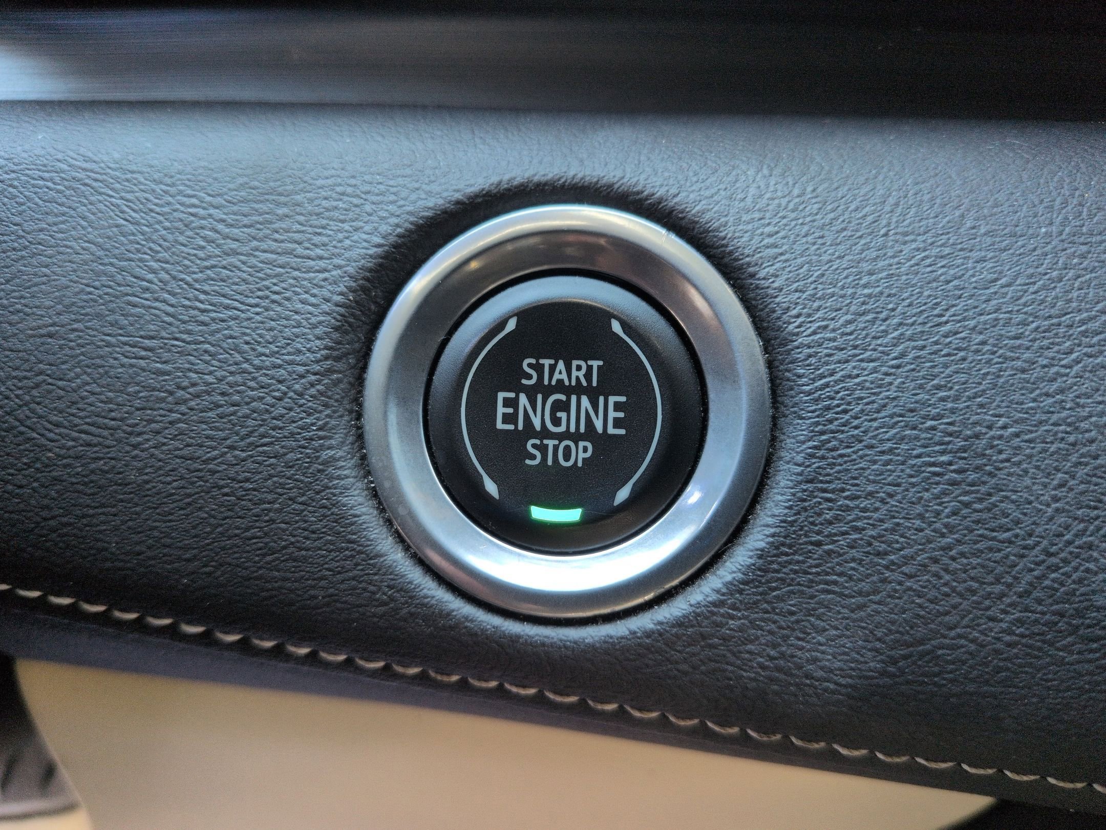 Certified 2021 Cadillac Escalade Premium Luxury image 17