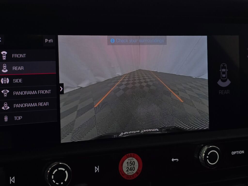 Certified 2024 Porsche Macan image 40