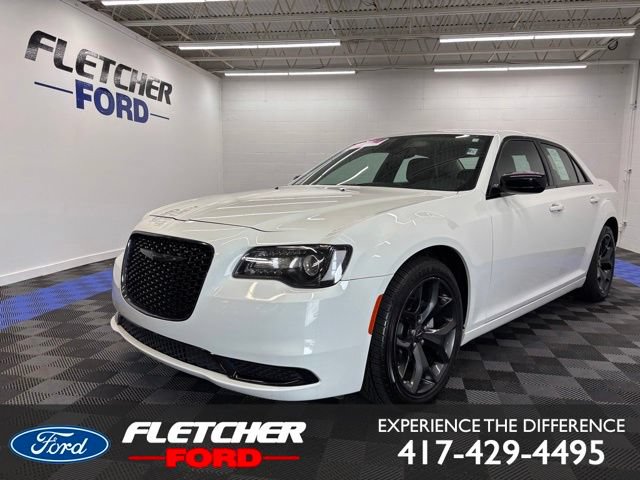 Used 2023 Chrysler 300 Touring w/ Sport Appearance Package RWD image 1