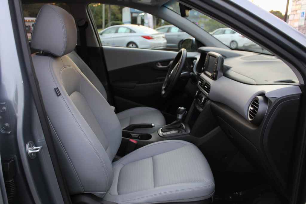 Used 2021 Hyundai Kona Limited w/ Cargo Package image 25