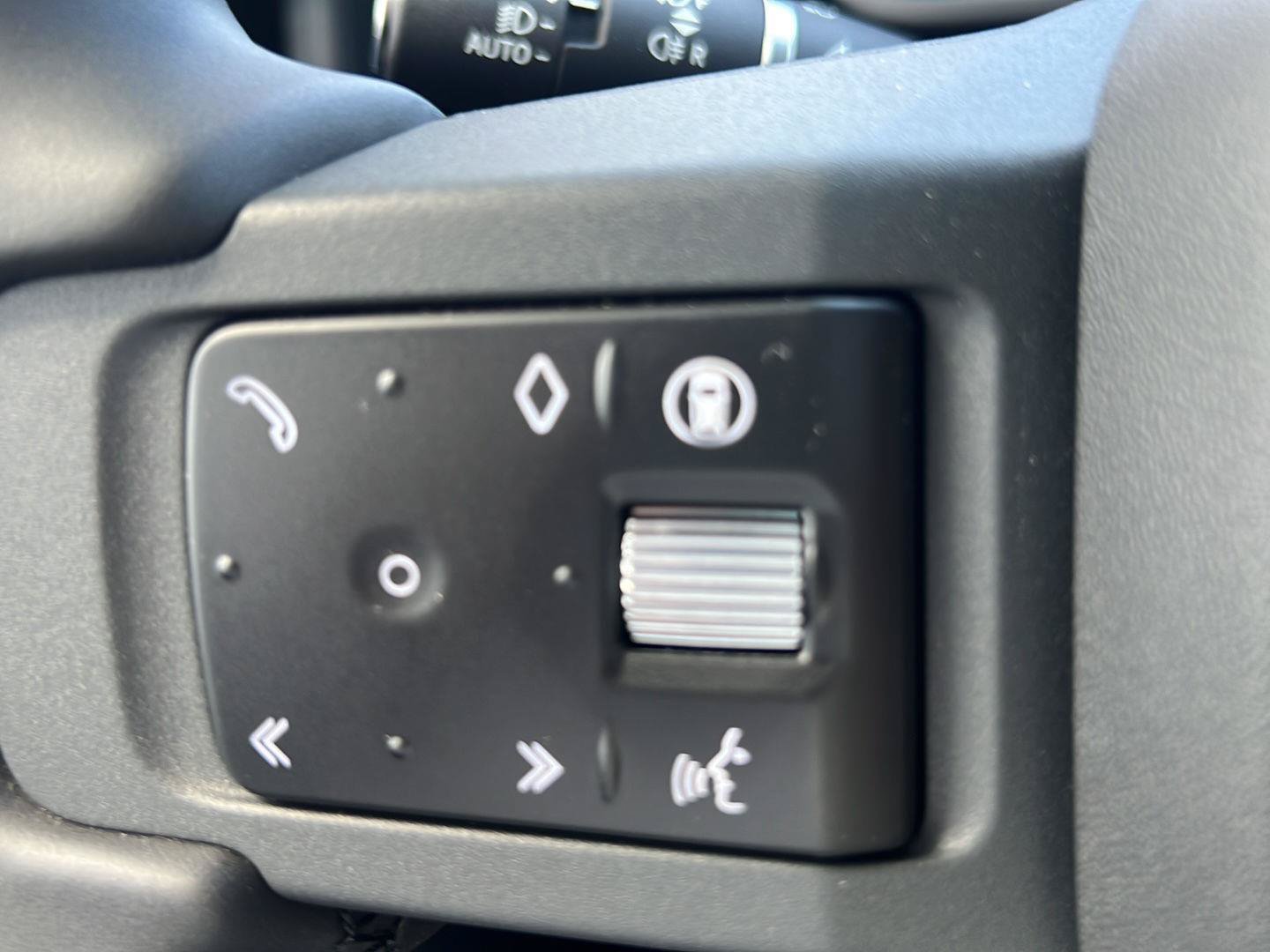 New 2026 Land Rover Defender 110 S AWD/4WD image 13