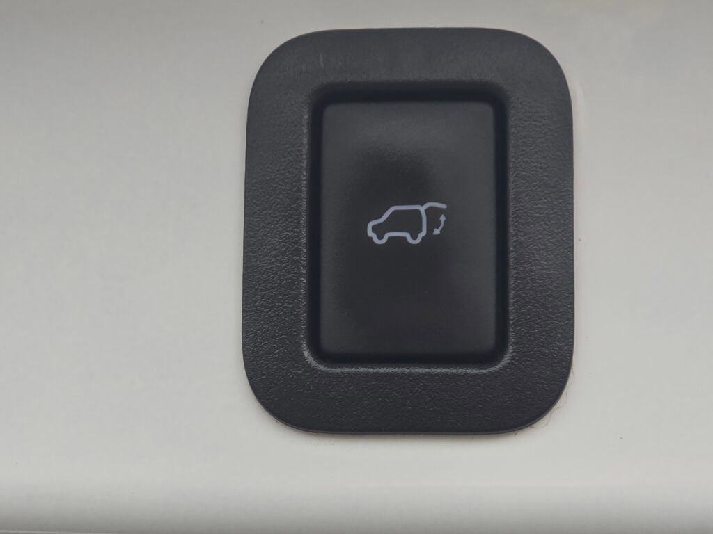 Used 2017 Toyota Highlander XLE AWD/4WD image 24