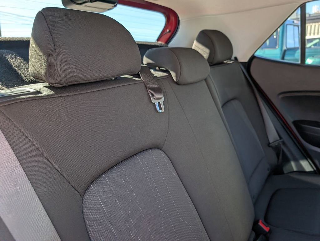 Used 2021 Hyundai Venue SE image 16