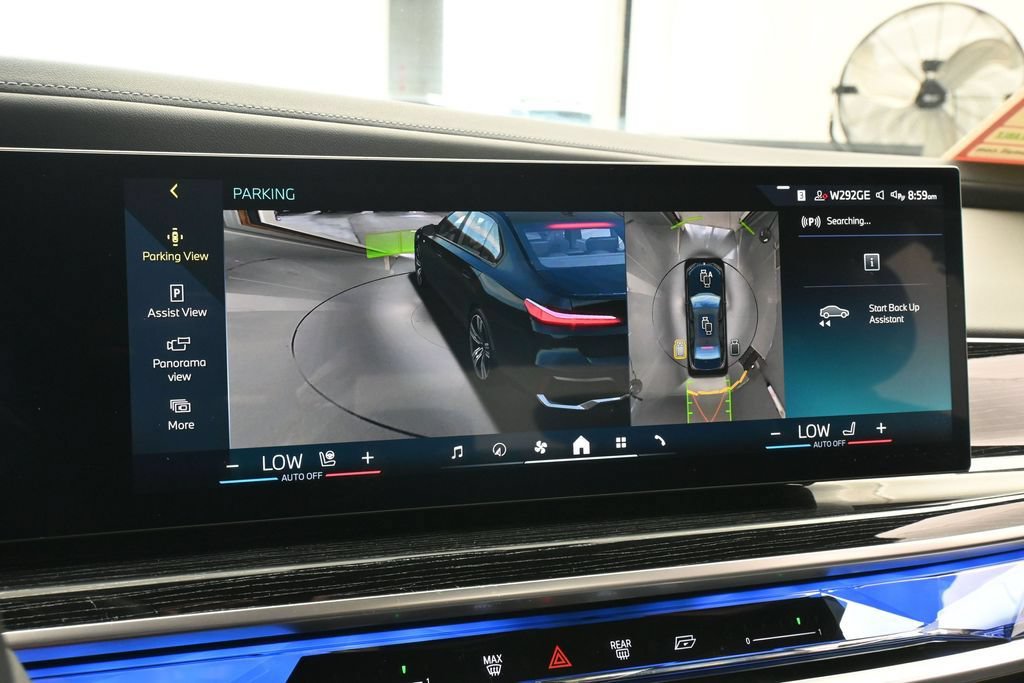 Used 2025 BMW 740i xDrive AWD/4WD image 18