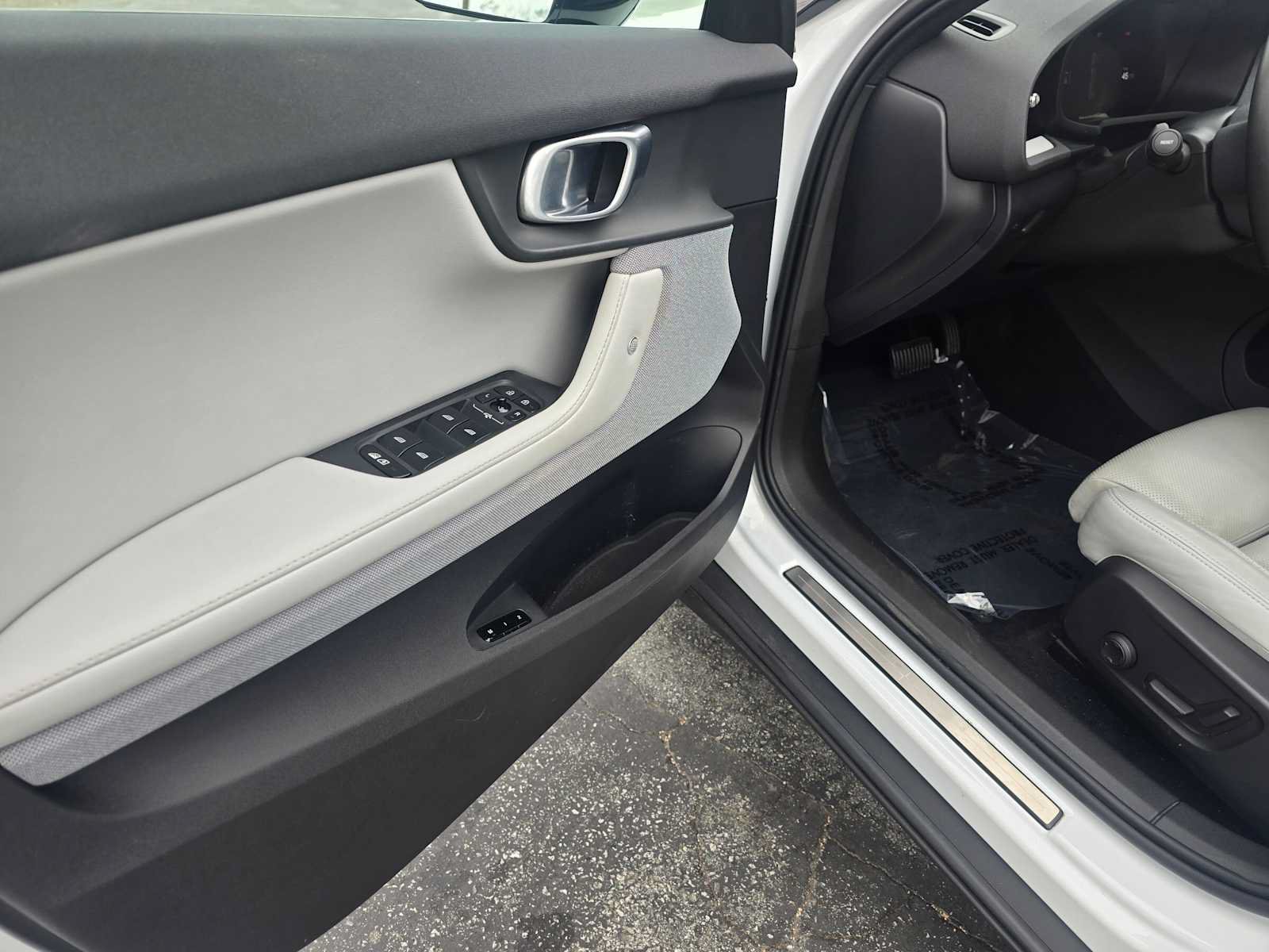 Used 2023 Polestar Polestar 2 AWD/4WD image 24