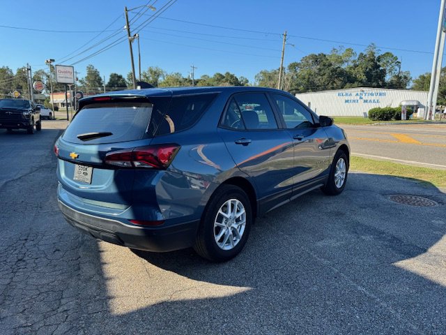 Used 2024 Chevrolet Equinox LS w/ Driver Confidence II Package FWD image 6