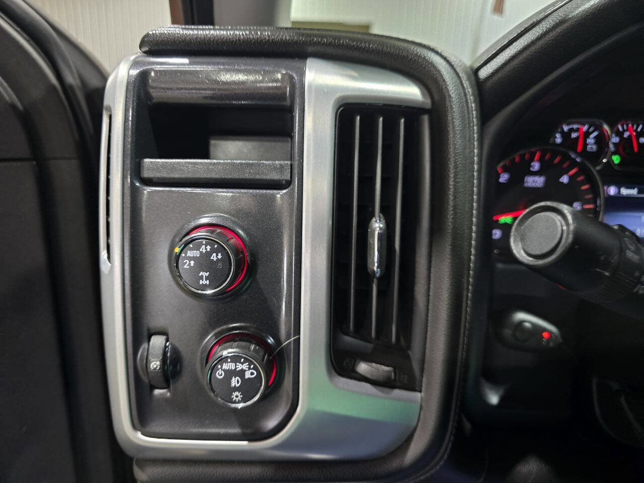 Used 2014 GMC Sierra 1500 SLE w/ SLE Value Package image 40